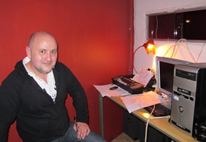 Jean-Pascal Mouthier dans la régie du Théâtre de la Comédie. Aujourd'hui il peut envisager son maintien (photo MN) Jean-Pascal Mouthier dans la régie du Théâtre de la Comédie. Aujourd'hui il peut envisager son maintien (photo MN)