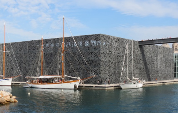 Un geste architectural, la possibilité d'observer des yachts depuis le toit...c'est le Mucem qui a décidé le National Geographic à primer Marseille (photo MN)