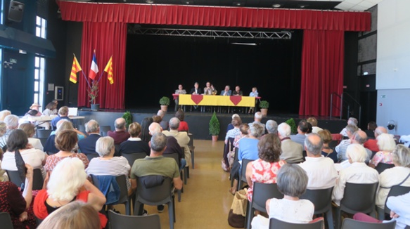 Le Grand prix littéraire de Provence est décerné chaque année à deux écrivains : un de langue française (cette année Rémi De Gaulle) et l'autre de langue occitane (photo MN) Le Grand prix littéraire de Provence est décerné chaque année à deux écrivains : un de langue française (cette année Rémi De Gaulle) et l'autre de langue occitane (photo MN)