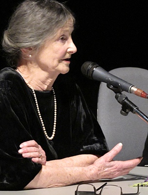 Marie Rouanet : "dans la cuisine de ma mère tout était limpide, rien de caché". Une école de la franche clarté pour cette écrivaine qui se définit comme "terrienne" (photo MN)