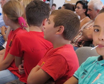 Les investissements pour la création, l'agrandissement ou l'aménagement des Calandretas pourraient être garantis par le contrat de plan. Ici les élèves de celle d'Orange en 2014 (photo MN) Les investissements pour la création, l'agrandissement ou l'aménagement des Calandretas pourraient être garantis par le contrat de plan. Ici les élèves de celle d'Orange en 2014 (photo MN)