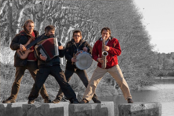 Yannick Laurent, Marc Lemonnier, Vivian Peres et Denis Galvier pour une musique de "cercaires" (photo XDR)