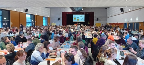 Les anciens calandrons, désormais étudiants ou travailleurs, étaient venus nombreux (photo XDR) Les anciens calandrons, désormais étudiants ou travailleurs, étaient venus nombreux (photo XDR)