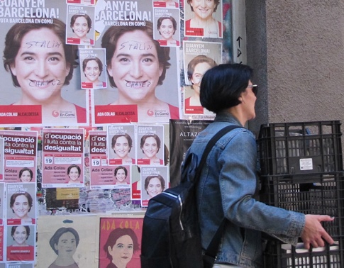 Epouvantail de la bourgeoisie barcelonaise, Ada Colau est comparée à une bolchevique au couteau entre les dents. Elle a du rassurer le monde de l'entreprise. Pour elle seul le système financier a du souci à se faire... (photo MN)