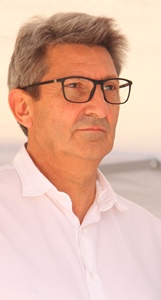 Jean-Marc Lapiana. Il pouvait être l'épine juridique au pied du maire, mais ce dernier fait du médecin un argument majeur pour sa réélection (photo Christian Pirozzelli.DR) Jean-Marc Lapiana. Il pouvait être l'épine juridique au pied du maire, mais ce dernier fait du médecin un argument majeur pour sa réélection (photo Christian Pirozzelli.DR)