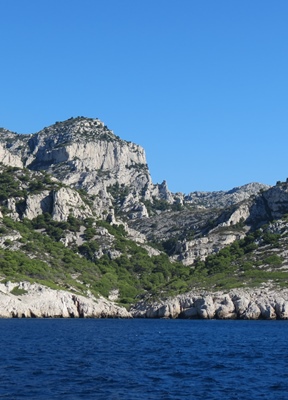 Les résidus sont envoyés à 7 km du littoral e par 330 m de fond, à raison de l'équivalent de 2000 camions/an depuis 1966 (photo MN)