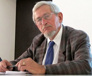 Philippe Langevin : "donnons cinq ans à la communauté scientifique pour trouver une solution pour l'environnement"...et par conséquent pour l'emploi d'Alteo (photo MN) Philippe Langevin : "donnons cinq ans à la communauté scientifique pour trouver une solution pour l'environnement"...et par conséquent pour l'emploi d'Alteo (photo MN)