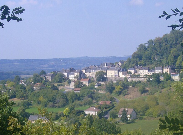 La Commune d'Ayen (Corrèze) a délibéré à l'unanimité en 2023 pour l'ouverture d'une filière d'enseignement bilingue (photo Wikipédia DR) La Commune d'Ayen (Corrèze) a délibéré à l'unanimité en 2023 pour l'ouverture d'une filière d'enseignement bilingue (photo Wikipédia DR)