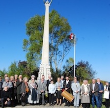 Devant le monument aux morts de Bidestroff (photo XDR) Devant le monument aux morts de Bidestroff (photo XDR)