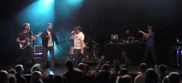 Mauresca termine la tournée Riòta et travaille déjà ses prochaines compositions (photo AC DR) Mauresca termine la tournée Riòta et travaille déjà ses prochaines compositions (photo AC DR)