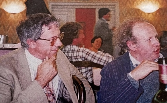 Gérard Gouiran (à g.) avec Felip Martel, le lettré et l'historien occitanistes au congrès de l'Association Internationale des Etudes Occitanes en 1990 (photo fond Martel)