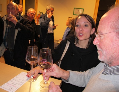 Mais oui ! on peut commenter la qualité de l'information et dans la foulée celle du vin... (photo MN)