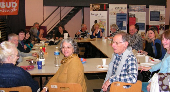 Rescòntre autour d'un film...mais aussi de la table, en toute convivència (photo XDR) Rescòntre autour d'un film...mais aussi de la table, en toute convivència (photo XDR)