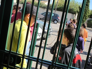 Pour parer aux critiques, la Mairie ouvre ses écoles à la presse pour un jour...mais à part les fenêtres qui ferment mal, l'essentiel des problèmes reste, lui, sous le couvercle (photo MN) Pour parer aux critiques, la Mairie ouvre ses écoles à la presse pour un jour...mais à part les fenêtres qui ferment mal, l'essentiel des problèmes reste, lui, sous le couvercle (photo MN)