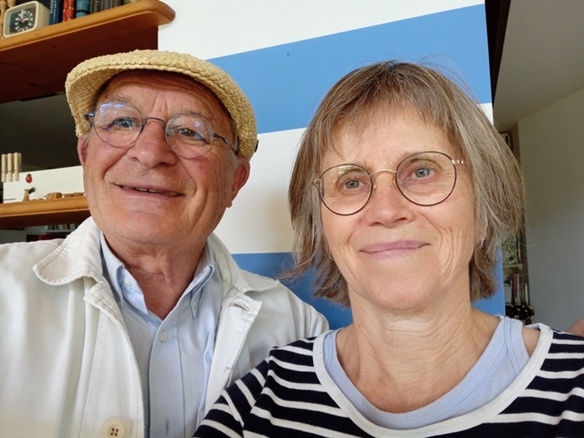 Bernat et Annie Vaton présentent les manières de construire en respectant la nature et le bien-être de l'habitant, en s'appuyant sur les sagesses régionales (photo BV)