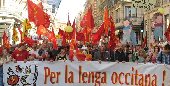 Mars 2012 la dernière manifestation massive d'Anèm-òc... une ultime sera organisée en 2015 à Montpellier, moins importante cependant. Mars 2012 la dernière manifestation massive d'Anèm-òc... une ultime sera organisée en 2015 à Montpellier, moins importante cependant.