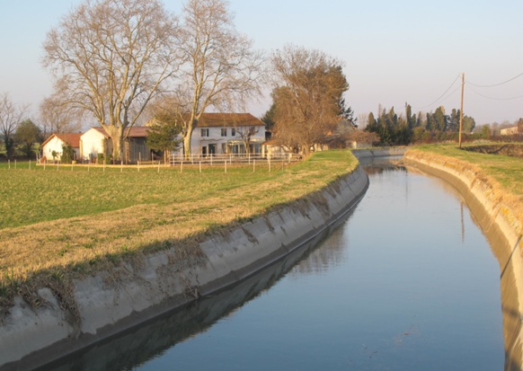 210 km d'ouvrages principaux et des centaines de canaux secondaires, vannes, pompes, etc. gérés à partir du nouveau centre du Tholonet pour deux millions d'utilisateurs (photo MN)