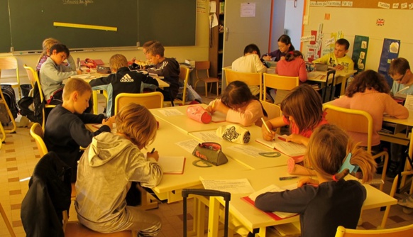 Chanter en provençal certes, mais apprendre la langue à l'école ? (Photo MN)