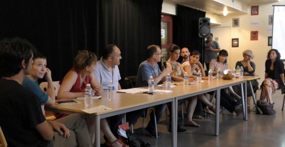 Des idées pour être entendu du public en langue régionale, mais pas par les pouvoirs publics, qui considèrent toujours le théâtre en occitan ou catalan comme un aimable amusement (photo Amy Cros) Des idées pour être entendu du public en langue régionale, mais pas par les pouvoirs publics, qui considèrent toujours le théâtre en occitan ou catalan comme un aimable amusement (photo Amy Cros)