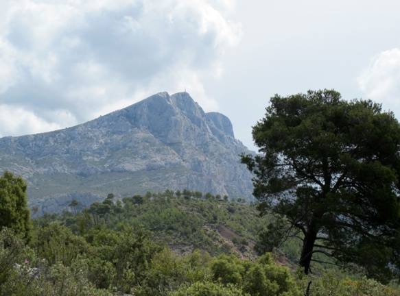 Le massif dispose d'une équipe pluridisciplinaire depuis la fin des années 1980. Celle-ci craint désormais d'être éparpillée pour les besoins de la Métropole (photo MN)