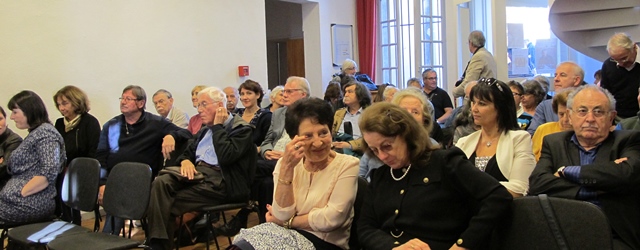 Le public durant l'hommage à l'Oustau de Prouvenço (photo MN)