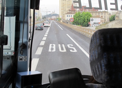 De 17 km de voies réservées projetés (sur 35) à la fin des années 1990, trois seront réalisés pour 2017...Ralentissements routiers ou ralentissements administratifs ? (photo MN)