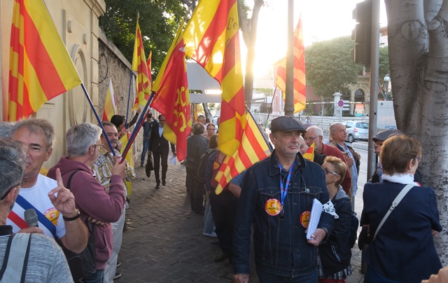 En septembre 2018 de nombreux Vauclusiens avaient manifesté à Marseille de voir leur région officiellement appelée "Provence". Aujourd'hui la provençalité de leur commune leur est effacée (photo MN) En septembre 2018 de nombreux Vauclusiens avaient manifesté à Marseille de voir leur région officiellement appelée "Provence". Aujourd'hui la provençalité de leur commune leur est effacée (photo MN)