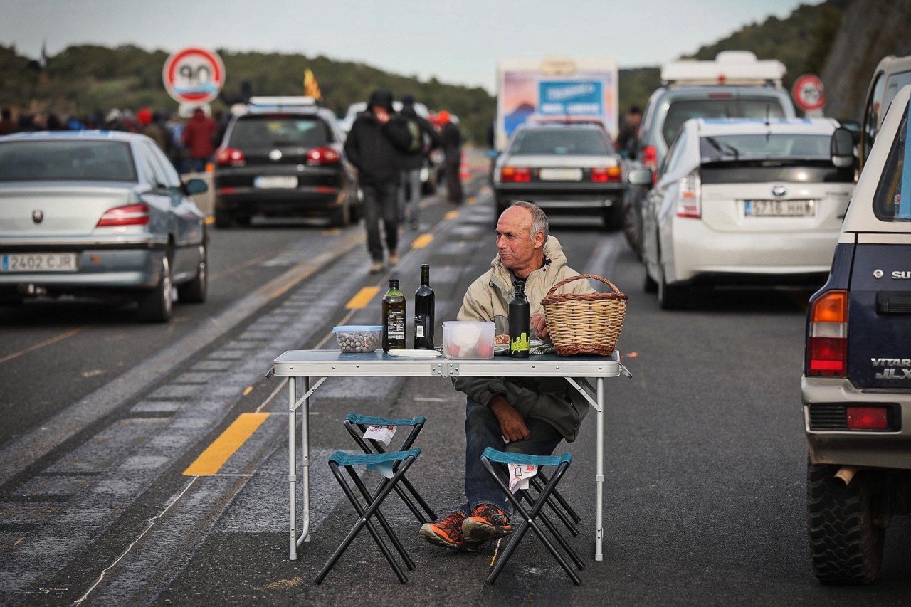 Mouvement spontanéiste d'action catalane, Tsunami Democratic appelait lundi à un blocage autoroutier des accès à  la France (photo Tsunami Dem )