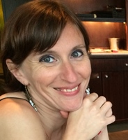 Fanny Cammas voulait que son fils reçoive un enseignement en langue d'oc...cinq ans plus tard, elle est de fait experte en montage de projets bilingues et prête à faire profiter d'autres de son expérience (photo XDR) Fanny Cammas voulait que son fils reçoive un enseignement en langue d'oc...cinq ans plus tard, elle est de fait experte en montage de projets bilingues et prête à faire profiter d'autres de son expérience (photo XDR)