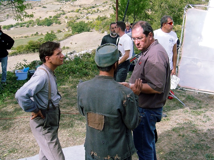 Sur le tournage, en 2002, à gauche Laurenç Revest, à droite Philippe Carrese (photo XDR)