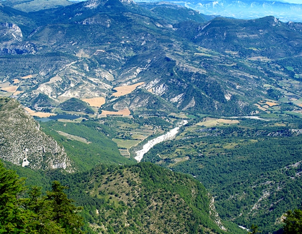 La vallée du Jabron depuis l'ubac de la montagne de Lure (photo MN)