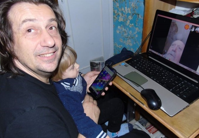 Un ordinateur, un contrat avec un prestataire technique, mais surtout de l'enthousiasme et du temps consacré, c'est la recette du quatuor de Nissa Pantaï (ici Cristòu Daurore photo XDR) Un ordinateur, un contrat avec un prestataire technique, mais surtout de l'enthousiasme et du temps consacré, c'est la recette du quatuor de Nissa Pantaï (ici Cristòu Daurore photo XDR)