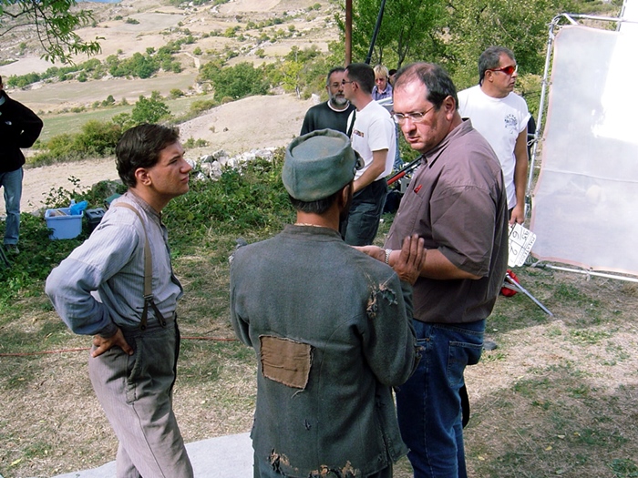 Sur les lieux du tournage avec Philippe Carrese à droite (photo Comic Strip Productions DR)