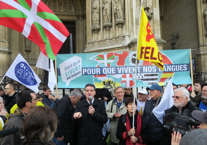La Felco participe activement au mouvement qui fédère les défenseurs de l'enseignement des langues minoritaires en France. Ici à Paris en décembre 2019 (photo MN) La Felco participe activement au mouvement qui fédère les défenseurs de l'enseignement des langues minoritaires en France. Ici à Paris en décembre 2019 (photo MN)