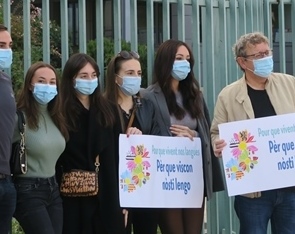 A l'image des rassemblements du dix octobre 2021, ceux du samedi 29 mai sont susceptibles d'entraîner de nombreux élus locaux et d'inciter la presse à couvrir largement la problématique des langues régionales en France (photo MN)