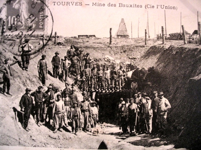 Il y a un siècle les mines de Bauxite (comme ici à Tourves) faisaient de Carcès une petite ville en milieu rural (photo XDR)