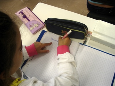 Un élève sur trente dans les Bouches-du-Rhône bénéficie d'un enseignement dans la langue de sa région. Trop peu pour quo'n puisse parler de droit, et pourtant bien plus que dans tous les autres départements de l'Académie d'Aix-Marseille (photo MN) Un élève sur trente dans les Bouches-du-Rhône bénéficie d'un enseignement dans la langue de sa région. Trop peu pour quo'n puisse parler de droit, et pourtant bien plus que dans tous les autres départements de l'Académie d'Aix-Marseille (photo MN)