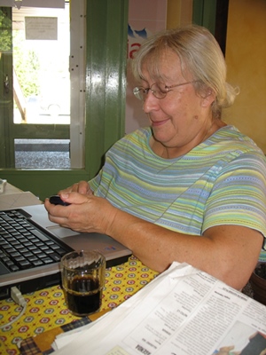 Fidèle au poste aux Rescòntres Occitans de Provença (photo MN) Fidèle au poste aux Rescòntres Occitans de Provença (photo MN)