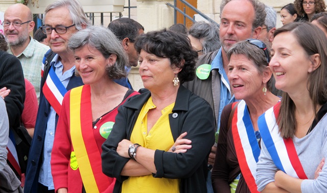 Une vingtaine d'élus, surtout EELV, autour de Michèle Rivasi, ont appuyé les 500 manifestants de Gardanne (Photo MN)