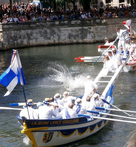 ..."deu se tenir drech" que ditz la Targa dau Martegue. Mai es pas tant evident ! (photo AC)