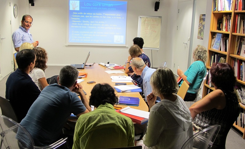 Trois cours, chacun tous les quinze jours, permettent aux agents du CD13 d'apprendre le provençal (photo MN)
