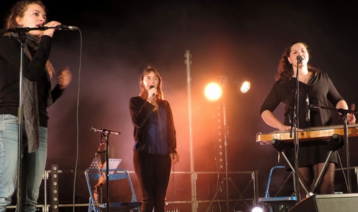 Les drapeaux et les slogans rangés, place à la fête à l'issue de la manifestation de Montpellier! Ici le groupe Cocanha (photo Eve Recotillet DR) Les drapeaux et les slogans rangés, place à la fête à l'issue de la manifestation de Montpellier! Ici le groupe Cocanha (photo Eve Recotillet DR)