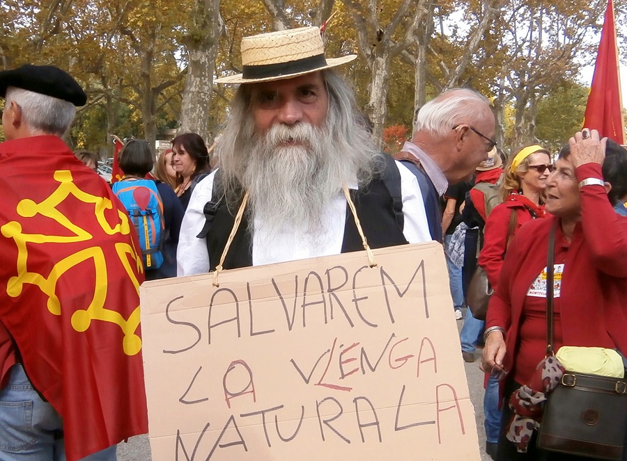 Alan Roch : "Avant les élections ils te disent combien ils l'aiment ta langue! Après les élections tu dois passer ton temps à frapper à leur porte"... (photo AC DR) Alan Roch : "Avant les élections ils te disent combien ils l'aiment ta langue! Après les élections tu dois passer ton temps à frapper à leur porte"... (photo AC DR)