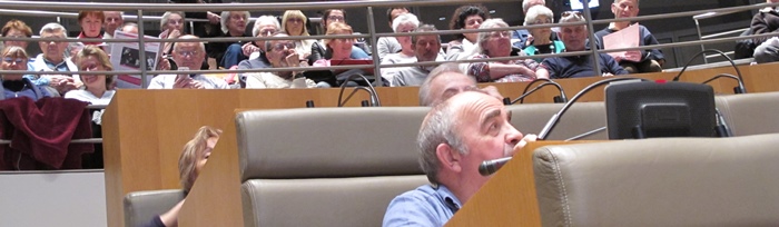 300 personnes de tous horizons ont participé aux débats du Forum d'Oc. La jauge de l'hémicycle n'a pas permis à beaucoup d'y entrer (photo MN)