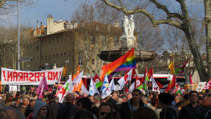 Samedi 19 mars à Aix-en-Provence, de 500 à 1000 manifestants réclament la répression des violences d'extrême droite (photo MN)