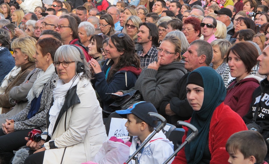 Les parents : "on a beaucoup chanté ces mois derniers, le soir, quand le petit rentrait de l'école!" (photo MN)