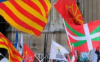Chanjar la Constitucion ? Dins l'Aquò d'Aquí d'estiu ne'n parlam Chanjar la Constitucion ? Dins l'Aquò d'Aquí d'estiu ne'n parlam