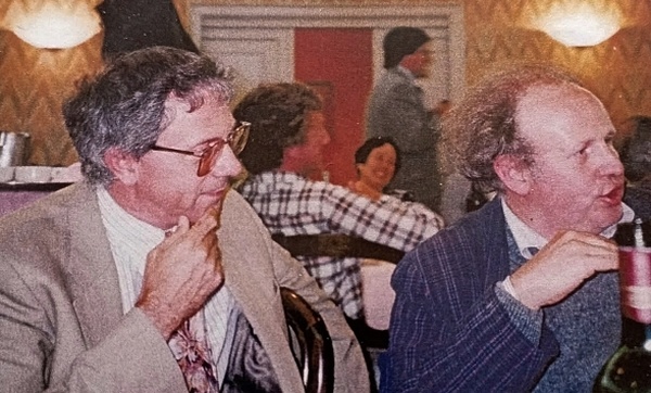 Gérard Gouiran (à g.) avec Felip Martel, le lettré et l'historien occitanistes au congrès de l'Association Internationale des Etudes Occitanes en 1990 (photo fond Martel)